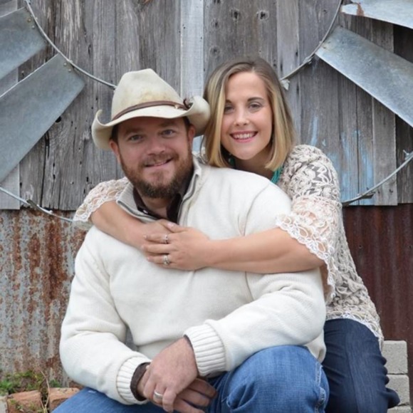 Meet your Posher, Jenn - Picture 1 of 1